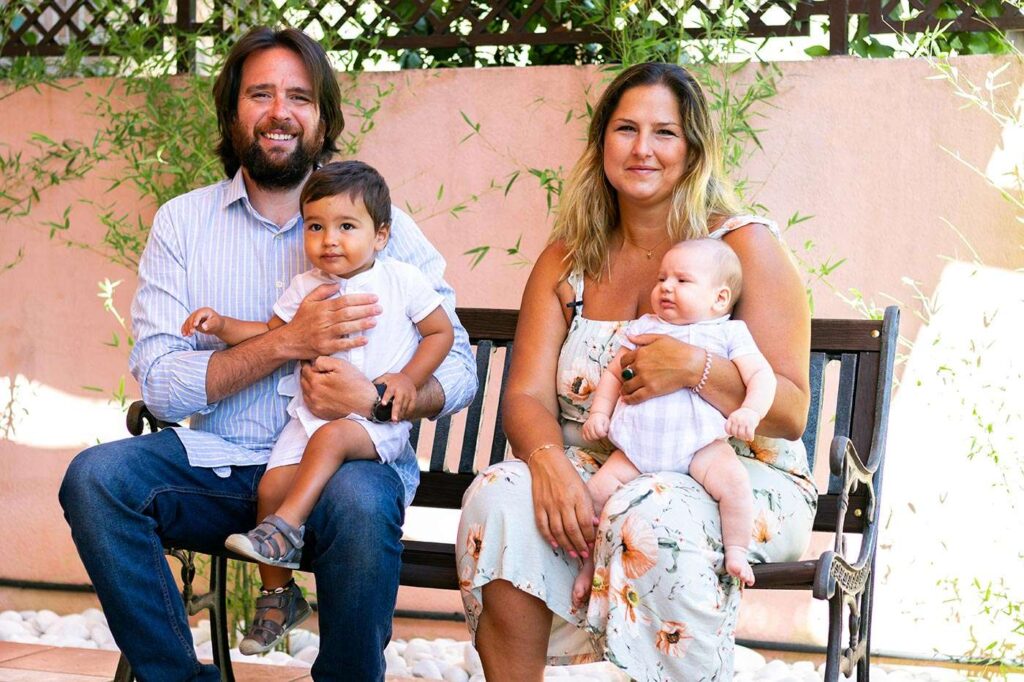 Tania, Mariano y su familia en Tambre