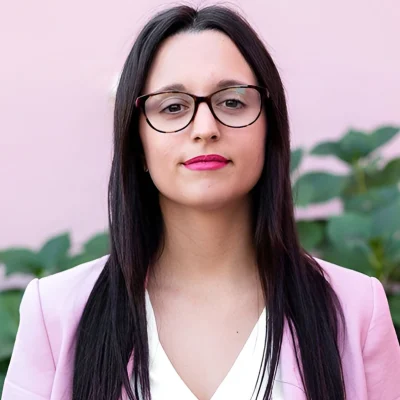 MARÍA RÁEZ
